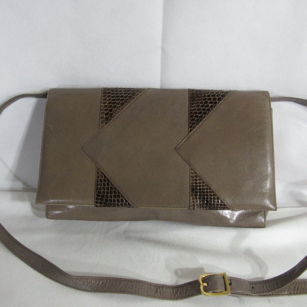 NEIMAN MARCUS VINTAGE GENUINE LEATHER BAG   ITALY LEATHER LINED, LONG STRAP